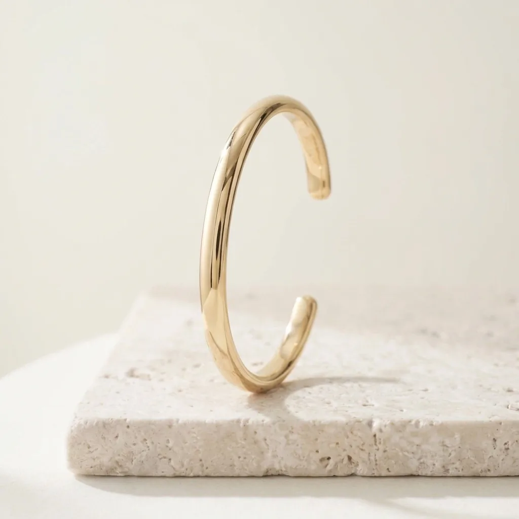 Brazalete rígido abierto de oro