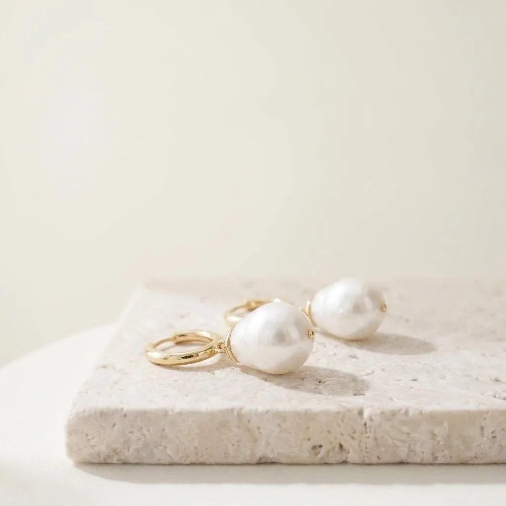 Pendientes de oro con perla en gota